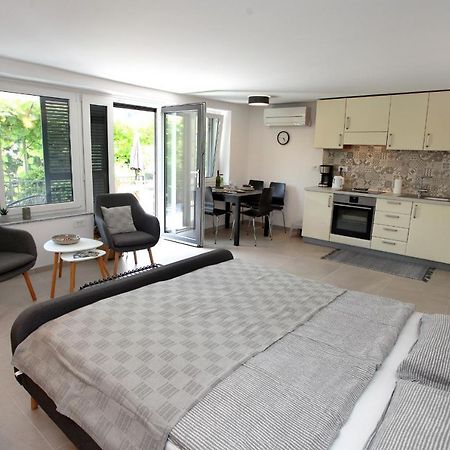 Modern Apartment Parenzana Izma Порторож Экстерьер фото