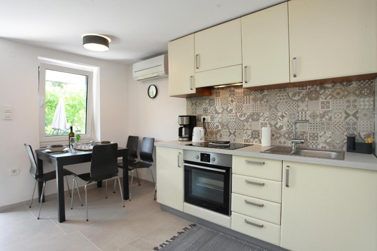 Modern Apartment Parenzana Izma Порторож Экстерьер фото