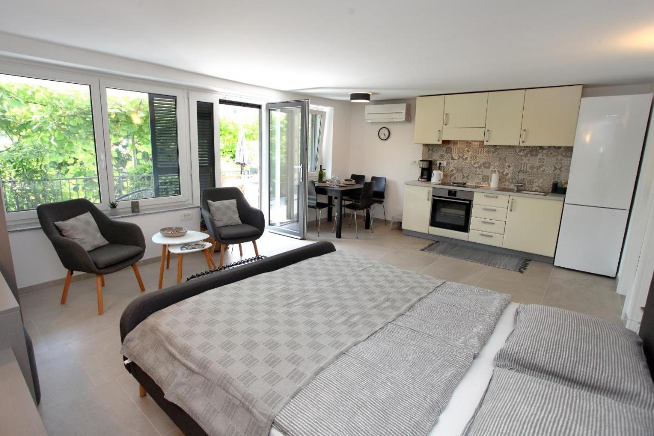 Modern Apartment Parenzana Izma Порторож Экстерьер фото